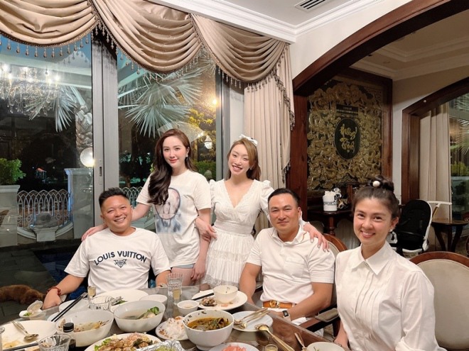 Vợ chồng Bảo Thy, Chi Bảo, diễn viên Kim Thư vừa có cuộc hội ngộ tại nhà riêng của đại gia Phan Lĩnh.