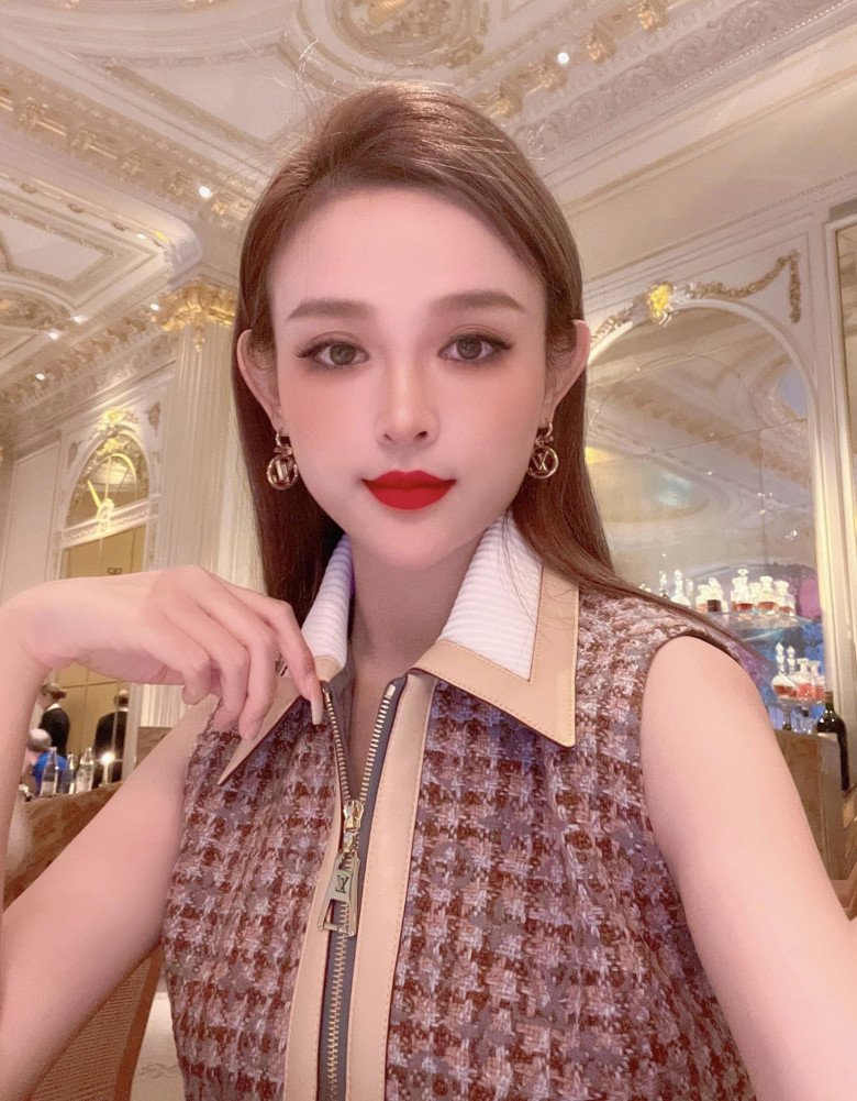 Đại gia lần đầu gặp gỡ vợ mỹ nhân Việt tại những nơi “định mệnh”: Có người không ấn tượng với nàng mẫu vì ăn mặc xuề xòa - 6