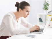 Sức khỏe - Tại sao nhiều người trẻ măng đau mỏi vai gáy? Cách xoa bóp, tập luyện chữa đau mỏi vai gáy ai cũng làm được ở nhà