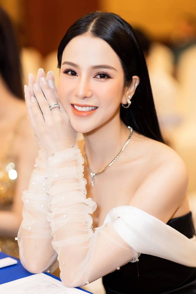 Sắp chia tài sản với chồng thiếu gia, Diệp Lâm Anh lo lắng khi bị kẻ lạ mặt theo dõi, rình mò - 3