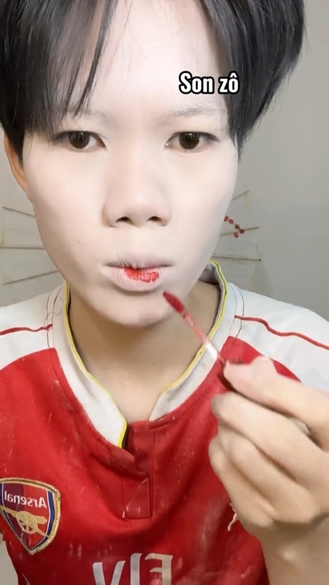 Biến hình khoe mặt xinh, nách trắng tinh, amp;#34;mỹ nhân Tik Tokamp;#34; gây lú chẳng biết là nam hay nữ - 10