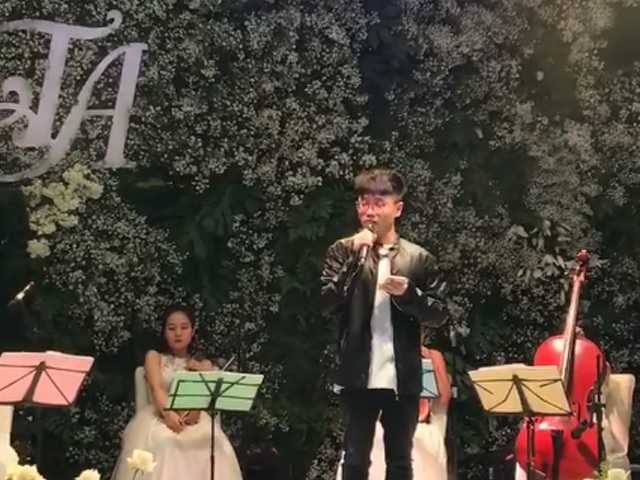 Trọng Công từng lên hát trong đám cưới giữa V.A và em họ để chúc phúc