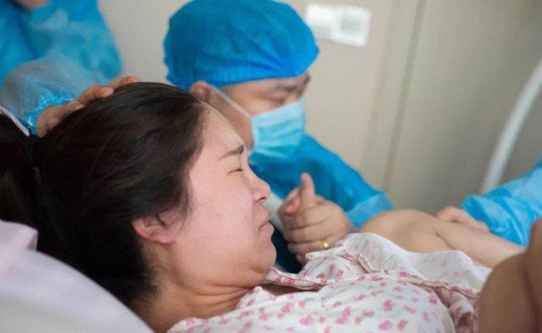 Cười ra nước mắt nghe các mẹ mách nước cách rặn đẻ và tiết lộ sự cố muối mặt trong phòng sinh - 4