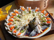 Bếp Eva - Cá hấp kiểu này có vị ngọt tự nhiên lại đẹp mắt, ai đến chơi nhà cũng phải khen mỏi miệng