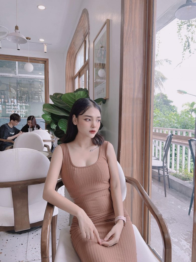 20 tuổi lấy chồng, đẻ 3 con vẫn xinh như hot girl, mẹ Hà Nội ra đường ai cũng ngỡ gái còn son - 4