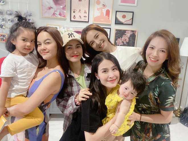 Những lần họp mặt của 3 hội mẹ bỉm VIP nhất showbiz Việt: Bố mẹ sang chảnh, con cái đáng yêu - 8