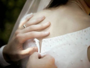 Tin tức - Đêm tân hôn vợ không cho "yêu" vì lý do đến kỳ, chồng bàng hoàng khi lén cởi áo vợ