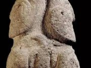 Xem ăn chơi - Cận cảnh bức tượng đá 2 mặt kỳ lạ trên đảo Phục Sinh