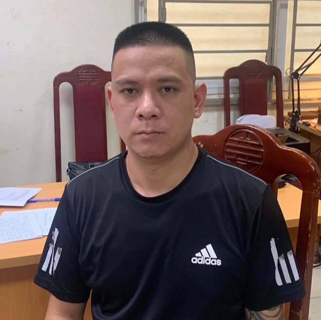  Lê Văn Thức tại trụ sở công an.
