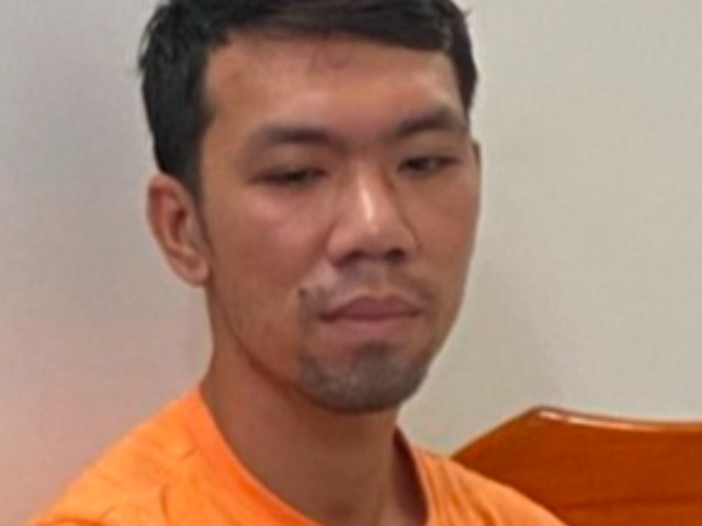 Tin tức 24h: Hình ảnh nghi can sát hại người tình rồi chở thi thể người tình đến công an đầu thú