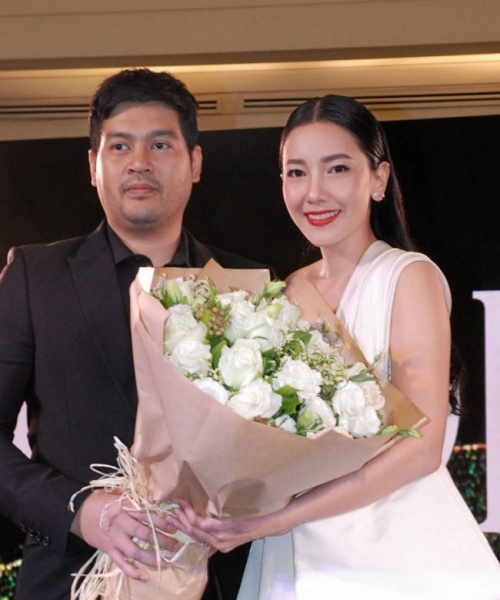 Barmoqlar bilan jinsiy aloqa haqida hikoyalar ayol uretrasining chozilishi