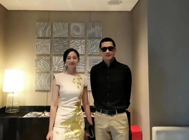 Lam Nghiên Nhi tung bằng chứng cô và Châu Kiệt hẹn hò.