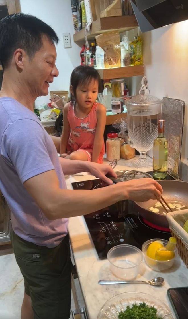 Con gái Phan Như Thảo sở hữu biệt thự triệu đô, sáng nào cũng dậy 6 giờ phụ mẹ nấu ăn - 12