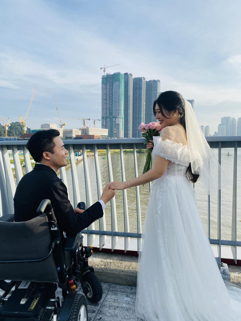 Giữa muôn vàn “drama” tình ái, ảnh cưới đẹp như cổ tích của chàng trai không chân và cô vợ xinh xắn gây bão MXH - 8