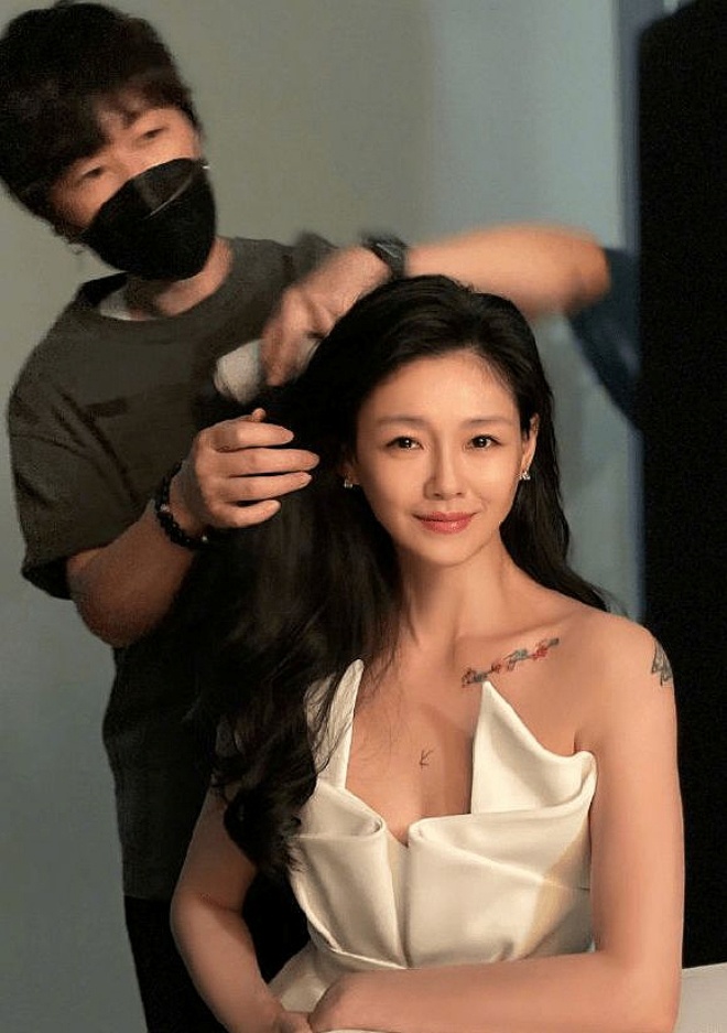 Từ Hy Viên vừa tái xuất đã gây sốt.