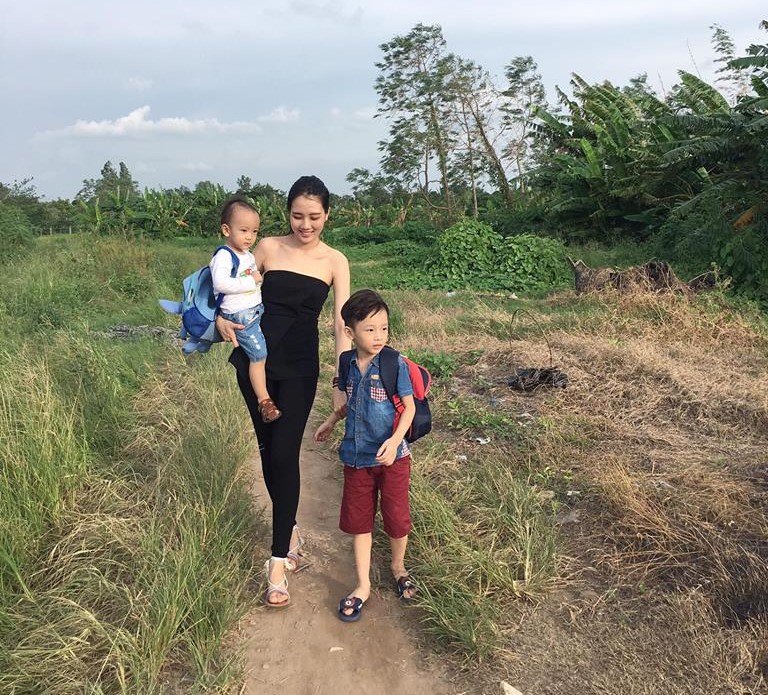 Lấy Ngô Quang Hải hơn 25 tuổi, mỹ nhân nổi nhất Hoa hậu VN 2012 sinh liền 2 con, sống sung sướng - 1