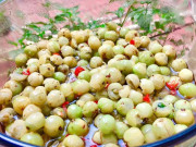 Xem ăn chơi - Loại quả xưa rụng đầy rừng không ai hái, nay thành món quà vặt chị em thích mê, 100.000 đồng/hộp