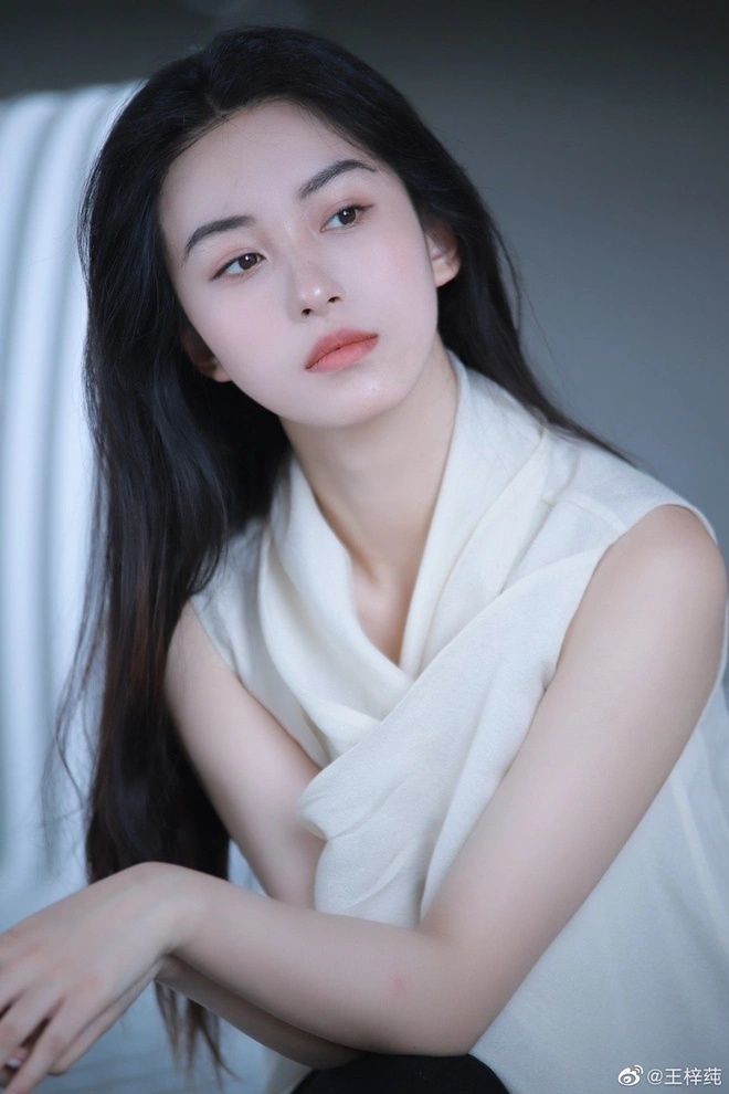 Vương Tử Thuần tham gia làm người mẫu từ khá sớm.