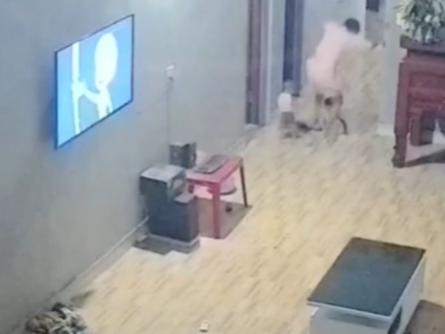 Xác minh clip bé trai bị mẹ đạp gãy xương đùi ở Bắc Giang