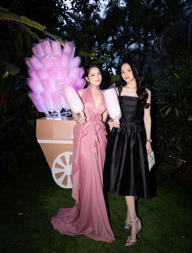 Hoa hậu chuyển giới Hương Giang.