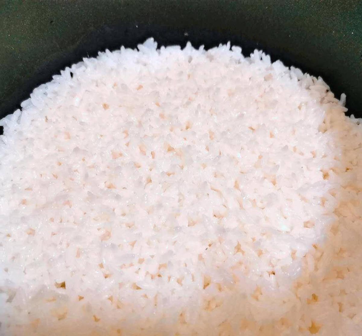 Khi nấu cơm nên vo gạo mấy lần là đúng, tưởng dễ mà 99% mọi người đều làm sai, chẳng trách cơm nhạt “như nước ốc” - 6