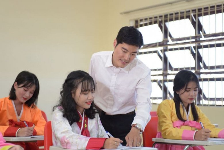 Ngành học HOT lấy điểm chuẩn 29,95: Ra trường nhiều công ty amp;#34;săn đónamp;#34;, mức lương vài chục triệu/tháng - 2