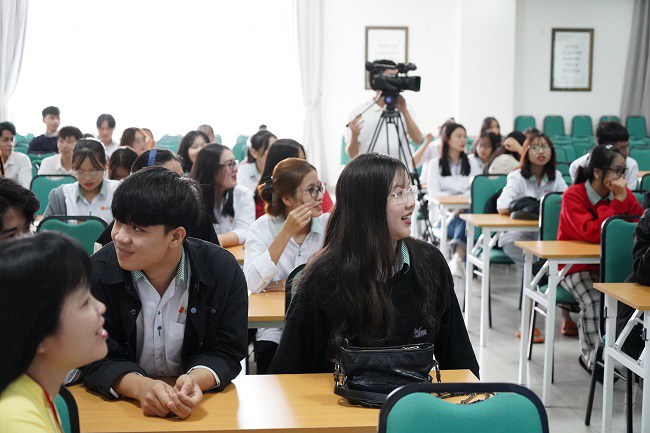 Ngành học HOT lấy điểm chuẩn 29,95: Ra trường nhiều công ty amp;#34;săn đónamp;#34;, mức lương vài chục triệu/tháng - 6