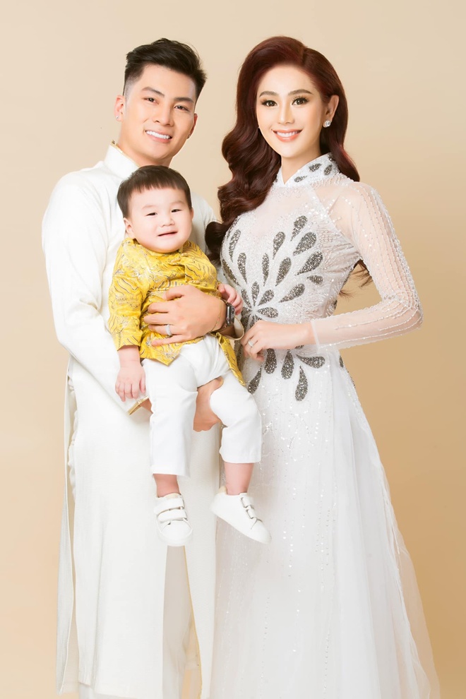 Con trai Lâm Khánh Chi được nhận xét phổng phao hơn hẳn, còn được so sánh là giống bố hơn mẹ.