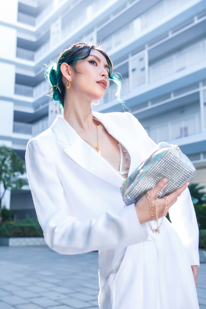 Nga Wendy, Phí Phương Anh, TyhD Thùy Dương nóng bỏng trong BST Thu 2022 của Gigi - 3