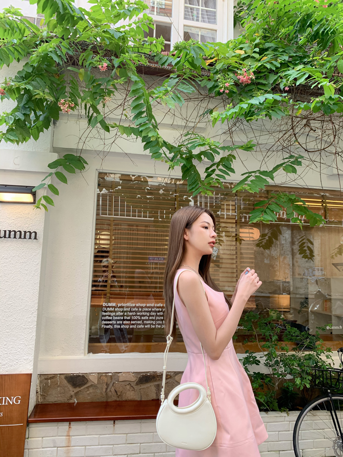 Nga Wendy, Phí Phương Anh, TyhD Thùy Dương nóng bỏng trong BST Thu 2022 của Gigi - 4