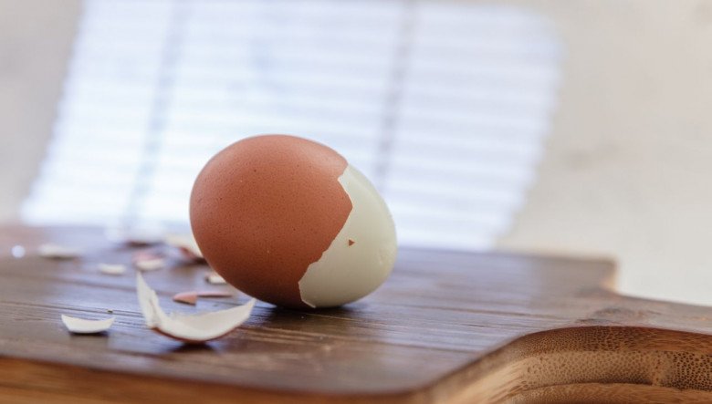Luộc trứng đừng dại cho ngay vào nồi, nhớ làm điều này trước trứng không nứt lại dễ bóc vỏ - 6
