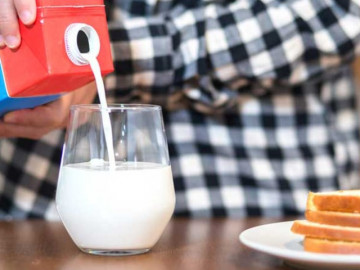 Uống 1 cốc sữa trước bữa ăn giảm huyết áp và giảm cân đều mỗi tháng