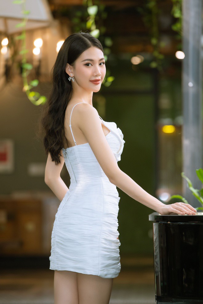 Bùi Quỳnh Hoa có những phản ứng đanh thép khi được hỏi về chuyện đại gia, người thứ 3.