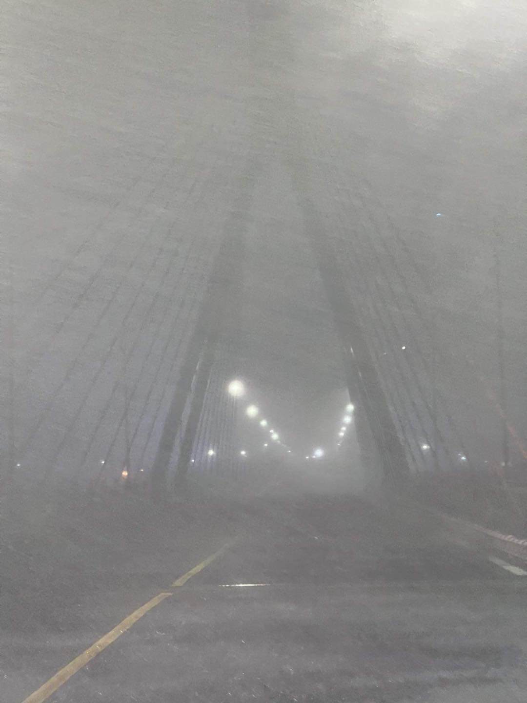 Những hình ảnh tan hoang sau khi amp;#34;cuồng phongamp;#34; bão số 4 quét qua, cây cối gãy đổ, nhà tốc mái hàng loạt - 19