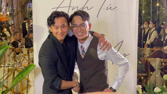 Sao Việt 24h: Mai Tài Phến ngoại hình amp;#34;xập xệamp;#34;, tóc bết trong khi Mỹ Tâm được khen ngày càng trẻ đẹp - 2