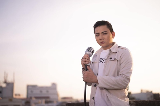 Sau khi về quê ở ẩn, Hoài Lâm liên tục để lộ ngoại hình giảm sút phong độ, khiến nhiều người hâm mộ của nam ca sĩ tiếc nuối, xót xa.