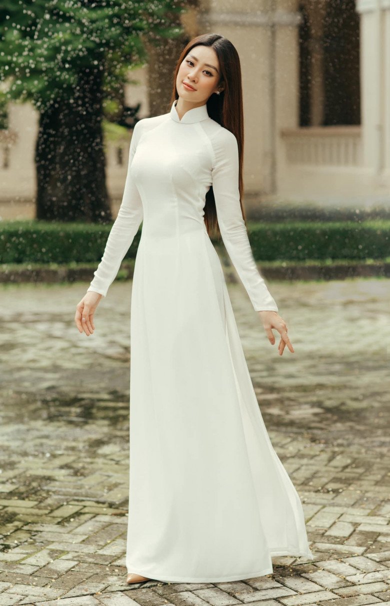 Khánh Vân đi ăn cưới mặc kín như bưng, ghi điểm với phong cách chuẩn Hoa hậu Hoàn vũ - 10