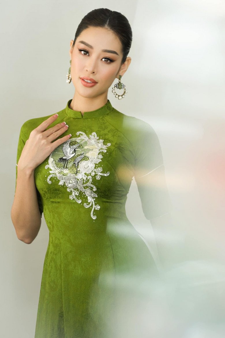 Khánh Vân đi ăn cưới mặc kín như bưng, ghi điểm với phong cách chuẩn Hoa hậu Hoàn vũ - 13