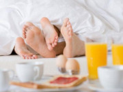 Sức khỏe - Cứ đến sáng chồng lại đòi "chuyện ấy", đáng lo hay đáng mừng? Đàn ông quan hệ thời điểm nào thì khỏe nhất?