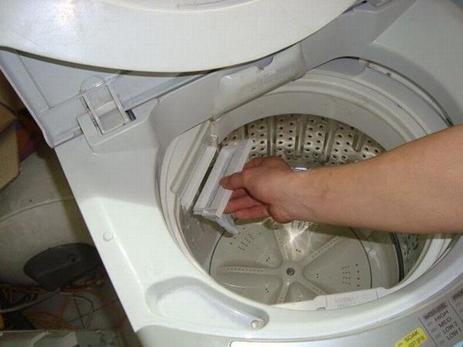 Cách vệ sinh máy giặt không cần tháo lồng, chỉ với 4 bước đơn giản ai cũng có thể làm được - 3