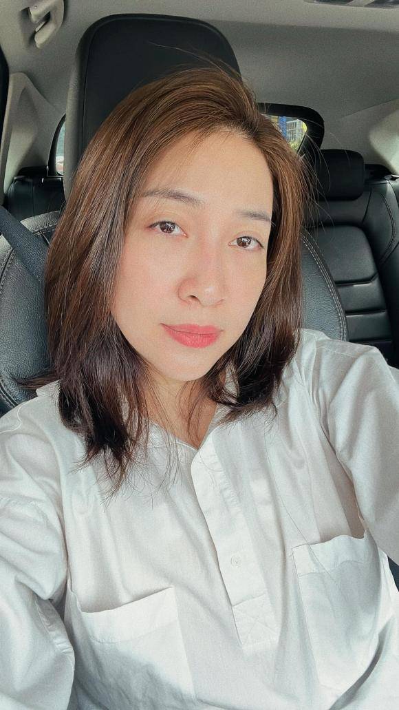 Sao Việt 24h: Hari Won khoe ảnh bên trai lạ bảnh bao, amp; # 34; vái lạy; # 34; khi dân mạng gọi tên Trấn Thành - 9