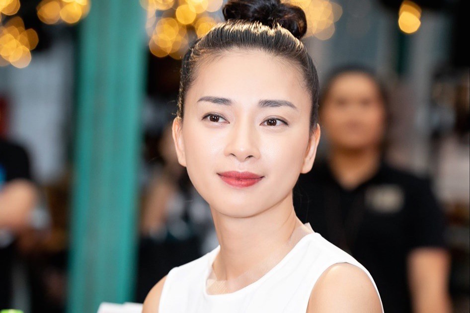 Sợ lộ dấu hiệu tuổi tác ở mắt, Hoà Minzy học cách cười của Hà Hồ, kết quả bất ngờ - 10