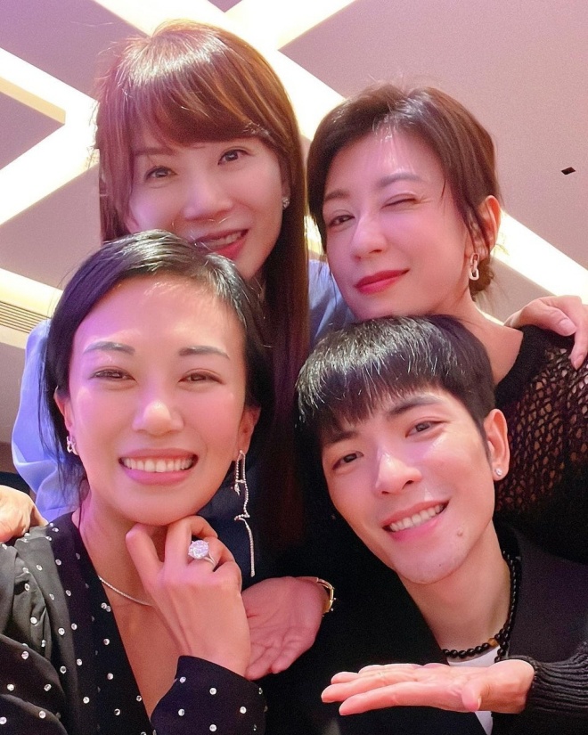 Chiếc nhẫn kim cương trên tay Lâm Hữu Huệ gây sốt mạng xã hội.