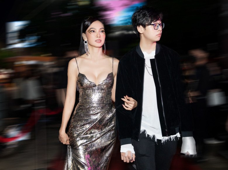 Anh Thư đưa con trai tới nhiều sự kiện cùng mình để giúp con dạn dĩ, tự tin hơn.