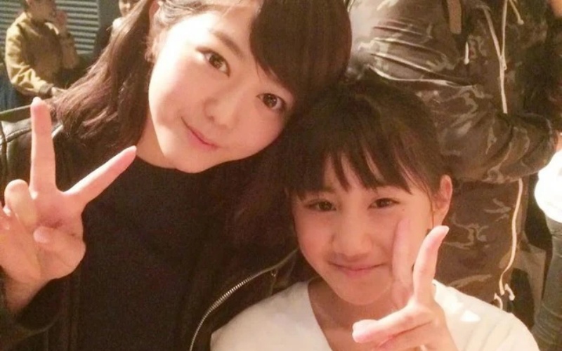 Mới đây, đài NHK của Nhật Bản đưa tin nữ diễn viên trẻ Tominaga Sana qua đời ở tuổi 18 sau khi bị bạn trai dùng dao đâm nhiều nhát đến chết. Mẹ của Sana đau lòng khi nhìn thấy con gái gục xuống trên vũng máu.
