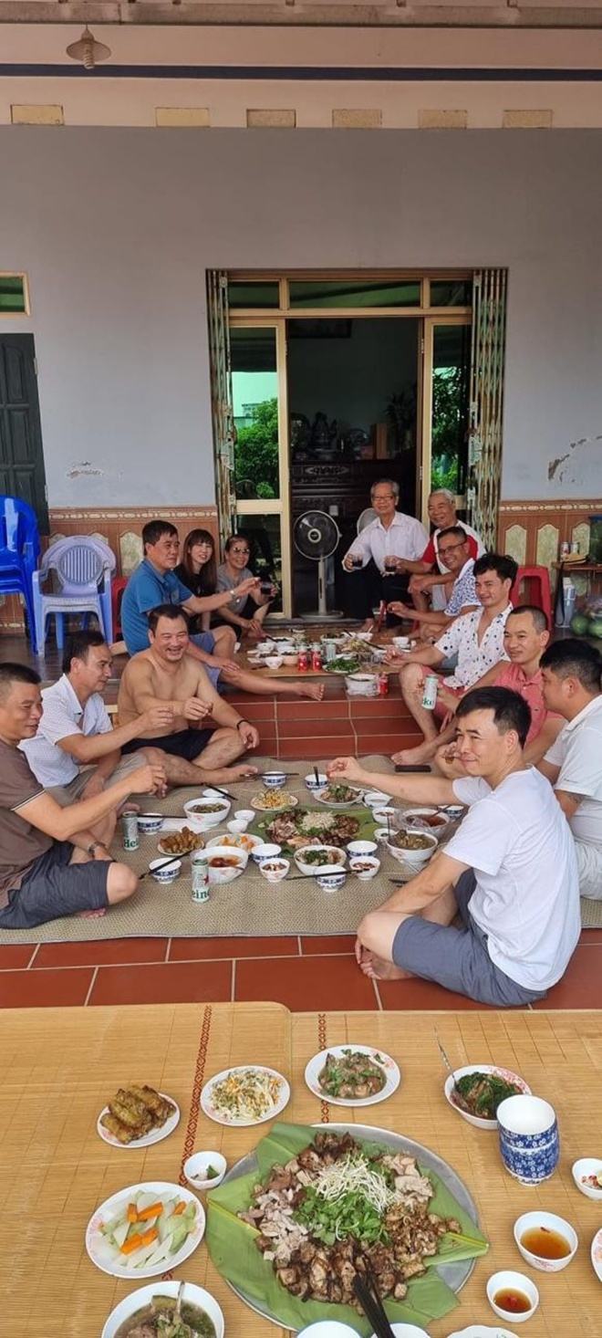 Hé lộ anh ruột giống Xuân Bắc đến kinh ngạc, cùng NSND Tự Long chụp trong nhà vườn như amp;#34;biệt phủamp;#34; của em trai - 12