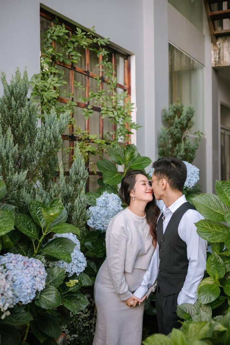 Bà bầu Khánh Thi khi thèm ăn không muốn giúp việc phục vụ, chỉ thích được chồng chăm sóc. 