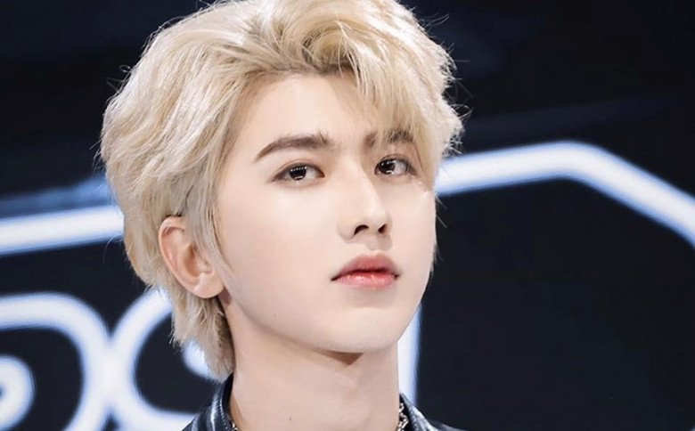 Thái Từ Khôn đang gây chấn động cả giới giải trí.