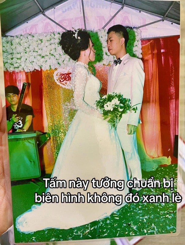 Kết hôn năm 2019, cặp đôi ngắm ảnh cưới như thời “ông bà anh“ - 10