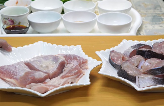 Cá kho tiêu đậm đà với 3 cách làm đơn giản, thịt cá chắc ngọt, không hề tanh - 5